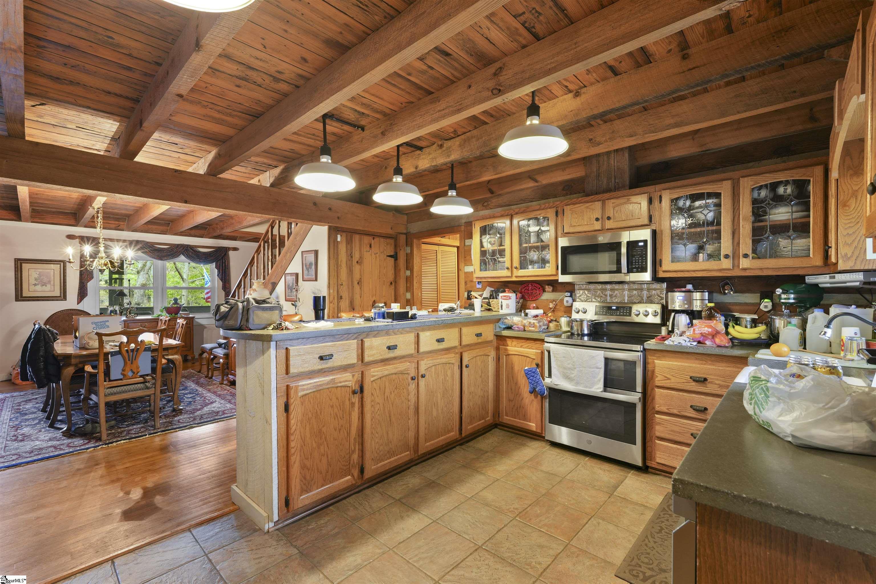 21 Saluda Dam Road Greenville, SC 29611 - Photo 9 of 35