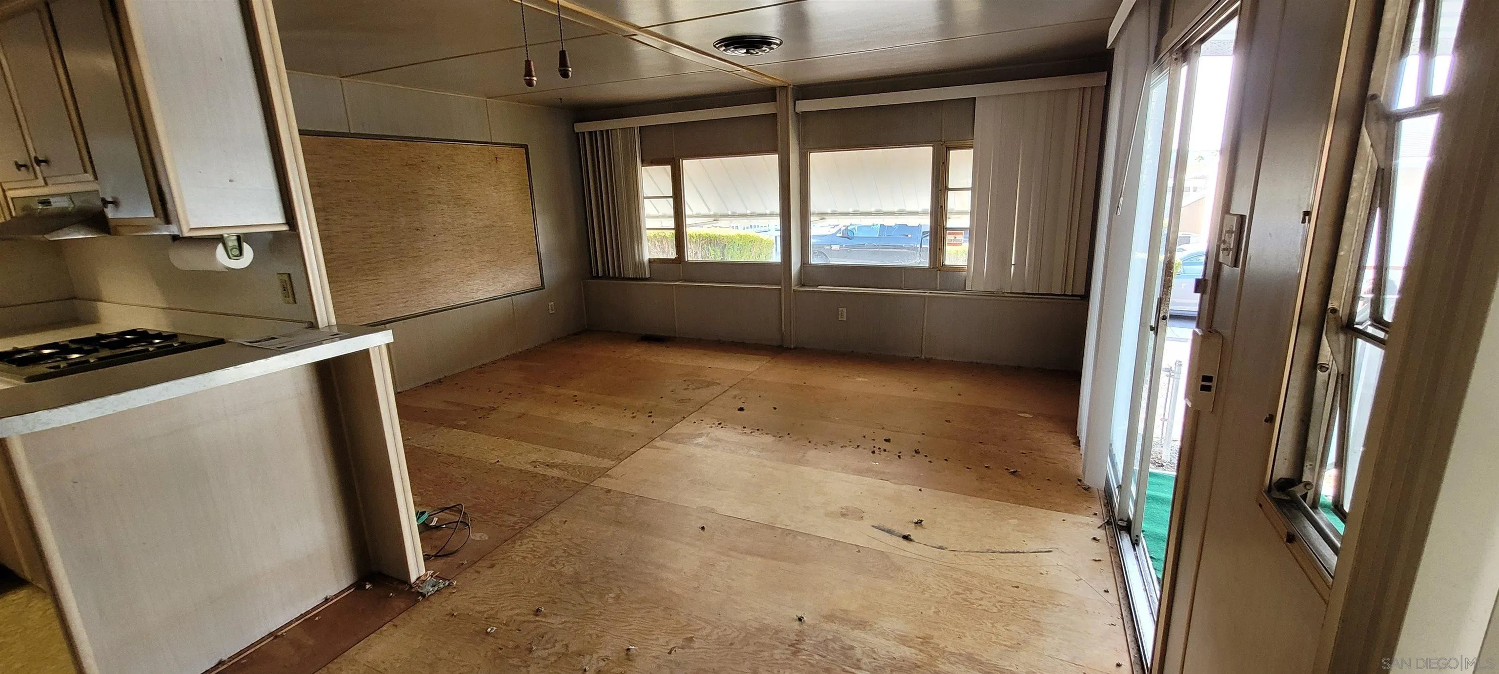 13644 Marigold Drive, Unit 176 Poway, CA 92064 - Photo 3 of 11 a view of an empty room with a window