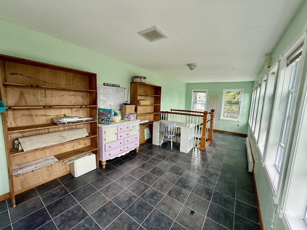 22 Baker Street Worcester, MA 01603 - Photo 15 of 35