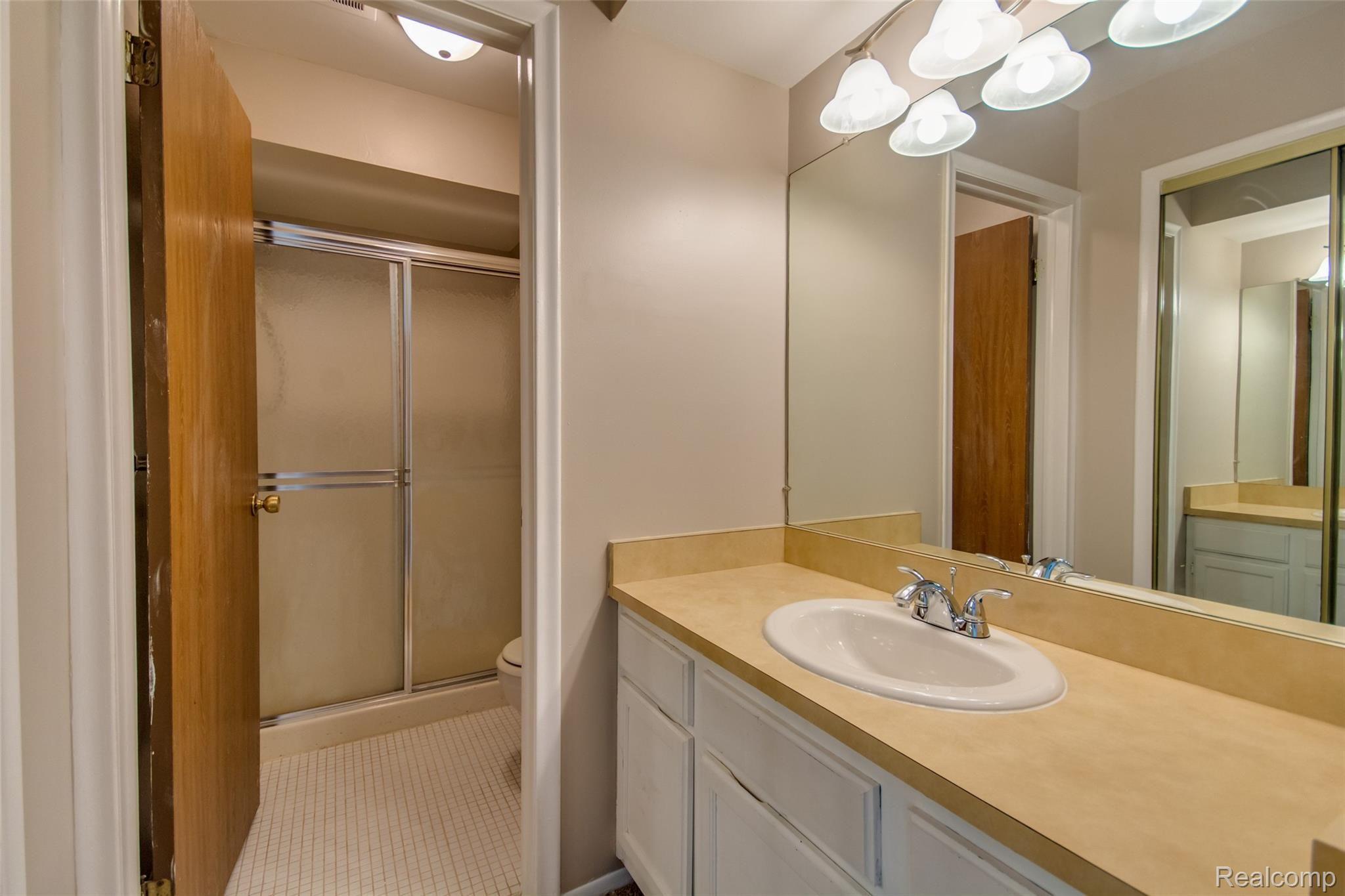24237 Evergreen Road Southfield, MI 48075 - Photo 11 of 23 DSC_1690enf.jpg
