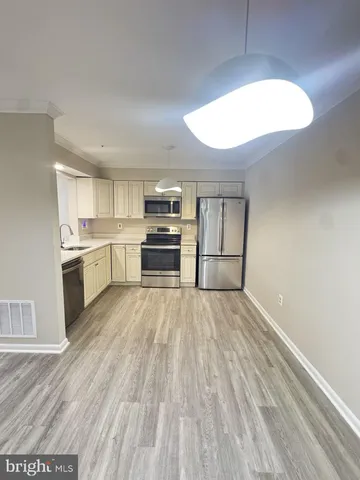 $3,000 | 13927 Highstream Place, Unit 784, Germantown, MD 20874