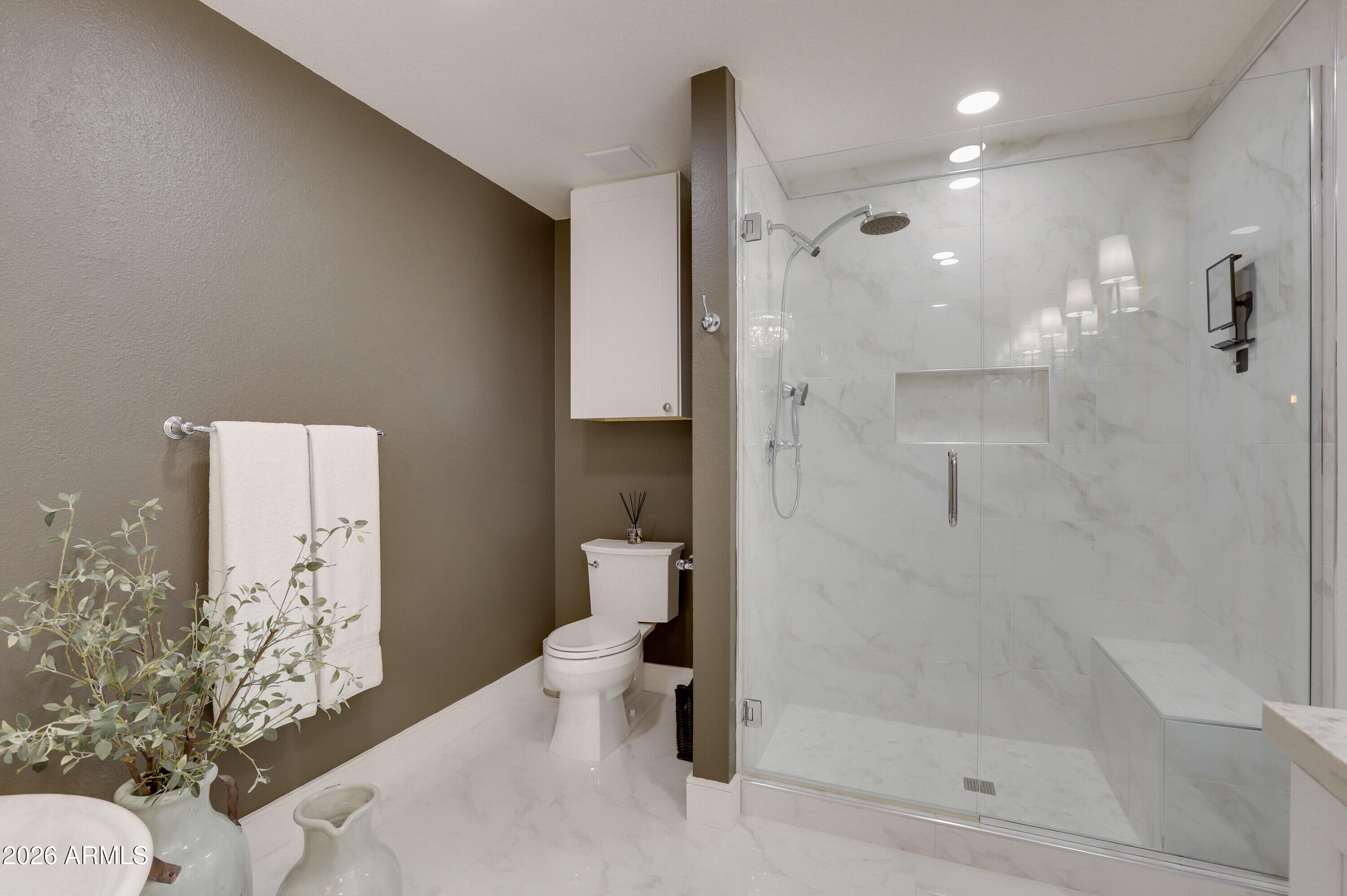 8220 North 1st Avenue Phoenix, AZ 85021 - Photo 38 of 53 a bathroom with a shower and a toilet