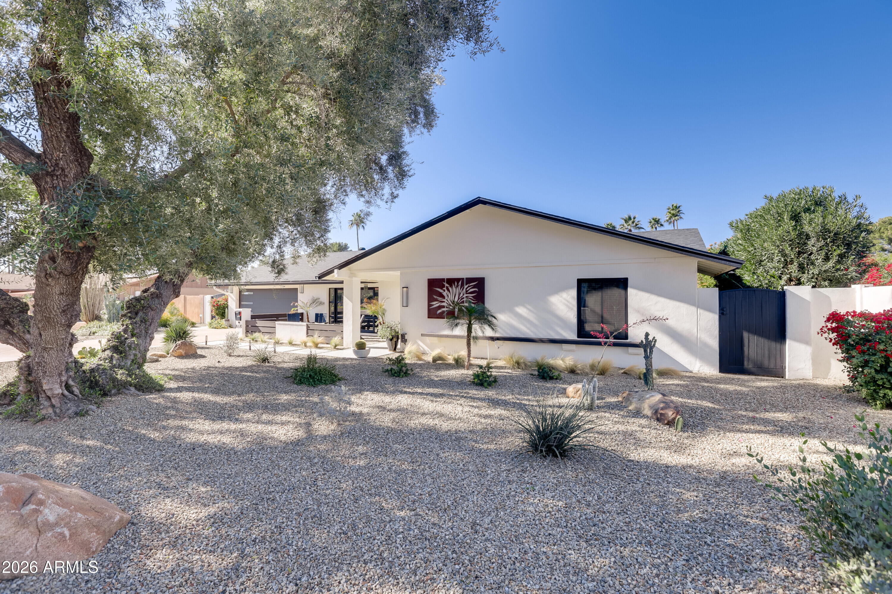 8220 North 1st Avenue Phoenix, AZ 85021 - Photo 5 of 53 a view of a house with backyard