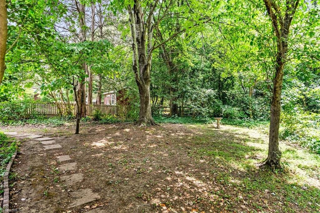 1210 Pembroke Road Greensboro, NC 27408 - Photo 36 of 37