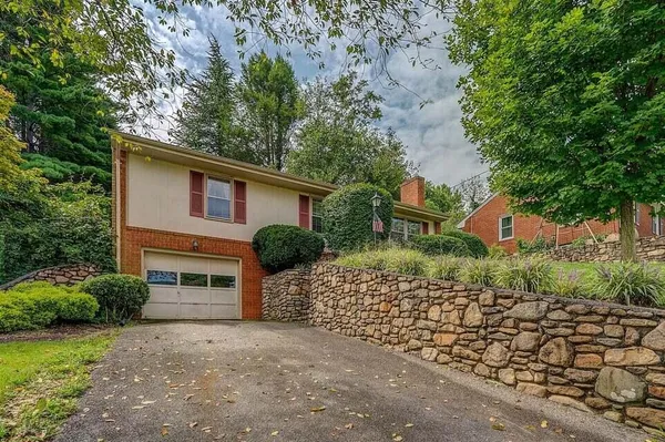 $1,999 | 306 Highfield Road, Salem, VA 24153