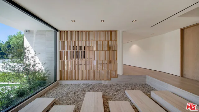 $35,000 | 8765 Hollywood Boulevard, Los Angeles, CA 90069