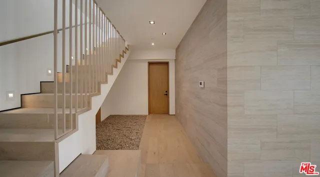 $35,000 | 8765 Hollywood Boulevard, Los Angeles, CA 90069