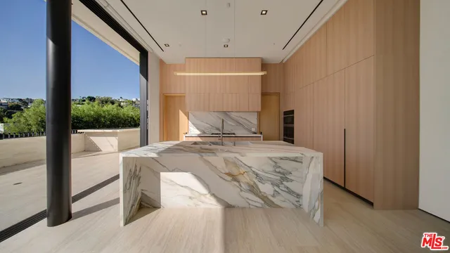 $35,000 | 8765 Hollywood Boulevard, Los Angeles, CA 90069