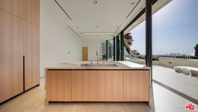 $35,000 | 8765 Hollywood Boulevard, Los Angeles, CA 90069