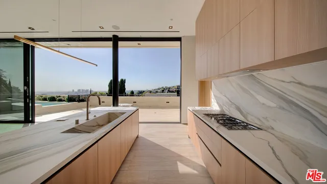 $35,000 | 8765 Hollywood Boulevard, Los Angeles, CA 90069