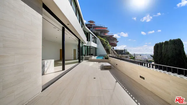 $35,000 | 8765 Hollywood Boulevard, Los Angeles, CA 90069