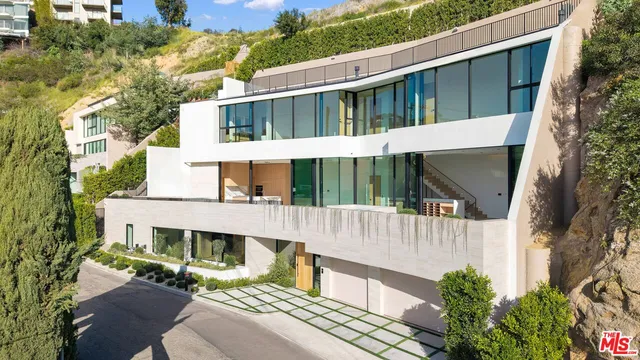 $35,000 | 8765 Hollywood Boulevard, Los Angeles, CA 90069