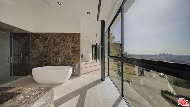 $35,000 | 8765 Hollywood Boulevard, Los Angeles, CA 90069