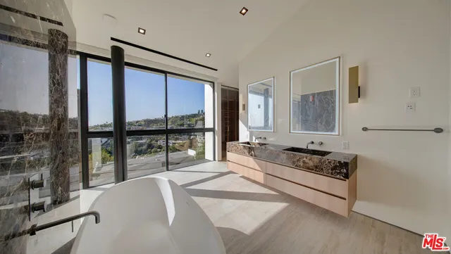 $35,000 | 8765 Hollywood Boulevard, Los Angeles, CA 90069