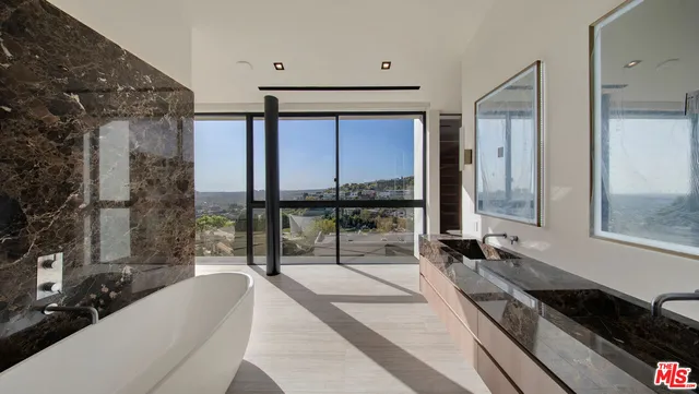 $35,000 | 8765 Hollywood Boulevard, Los Angeles, CA 90069