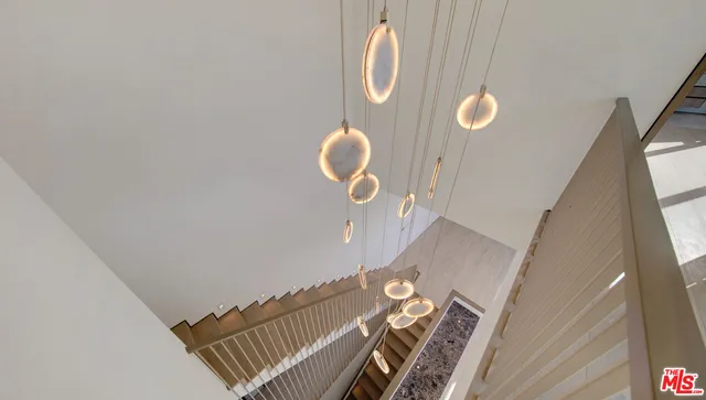 $35,000 | 8765 Hollywood Boulevard, Los Angeles, CA 90069