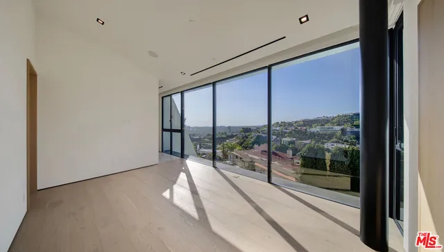 $35,000 | 8765 Hollywood Boulevard, Los Angeles, CA 90069