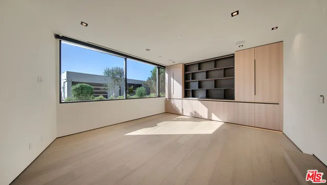 $35,000 | 8765 Hollywood Boulevard, Los Angeles, CA 90069