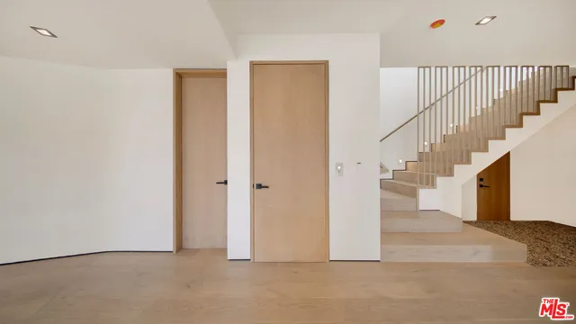 $35,000 | 8765 Hollywood Boulevard, Los Angeles, CA 90069