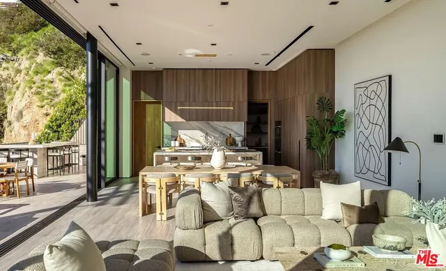 $35,000 | 8765 Hollywood Boulevard, Los Angeles, CA 90069