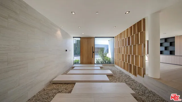 $35,000 | 8765 Hollywood Boulevard, Los Angeles, CA 90069