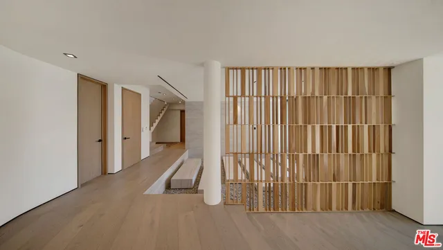 $35,000 | 8765 Hollywood Boulevard, Los Angeles, CA 90069