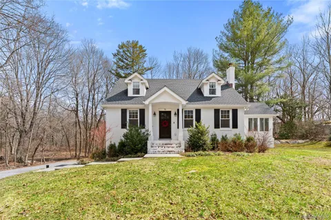 $699,000 | 70 Oscawana Lake Road, Putnam Valley, NY 10579