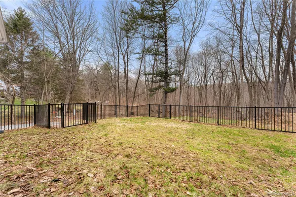 $699,000 | 70 Oscawana Lake Road, Putnam Valley, NY 10579