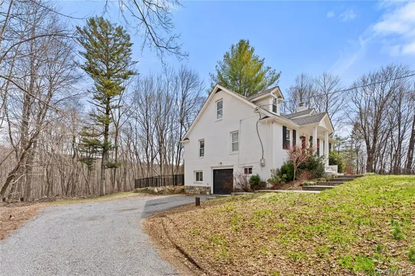 $699,000 | 70 Oscawana Lake Road, Putnam Valley, NY 10579