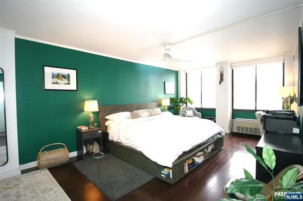 $4,675 | 300 Winston Drive, Unit L05, Cliffside Park, NJ 07010