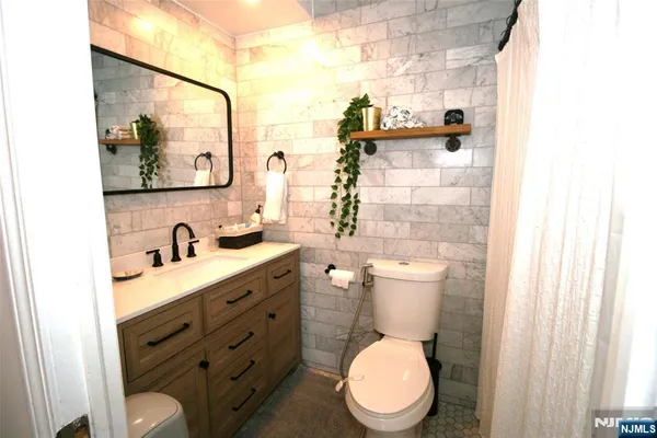 $4,675 | 300 Winston Drive, Unit L05, Cliffside Park, NJ 07010
