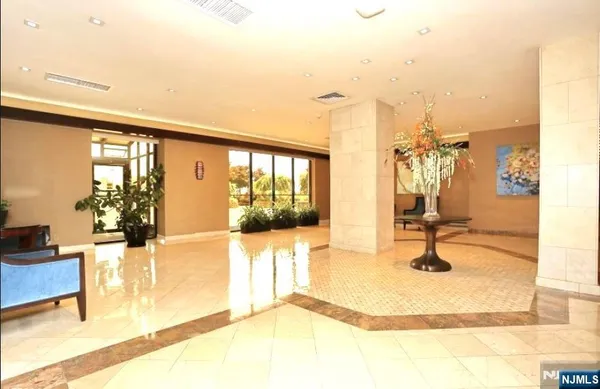 $4,675 | 300 Winston Drive, Unit L05, Cliffside Park, NJ 07010