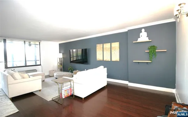 $4,675 | 300 Winston Drive, Unit L05, Cliffside Park, NJ 07010