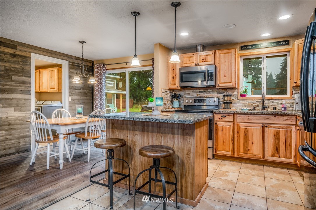 17415 Jordan Street Southwest Rochester, WA 98579 - Photo 8 of 38