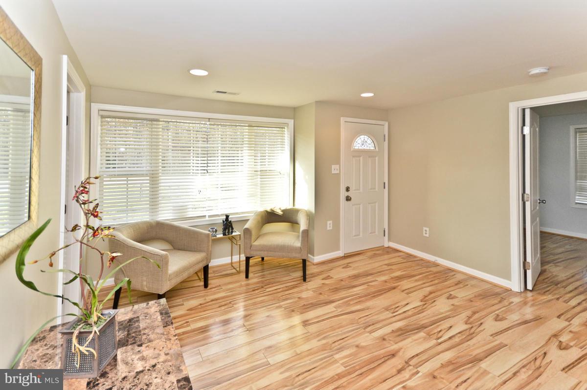 5849 Shady Side Road Shady Side, MD 20733 - Photo 12 of 30 Living Room