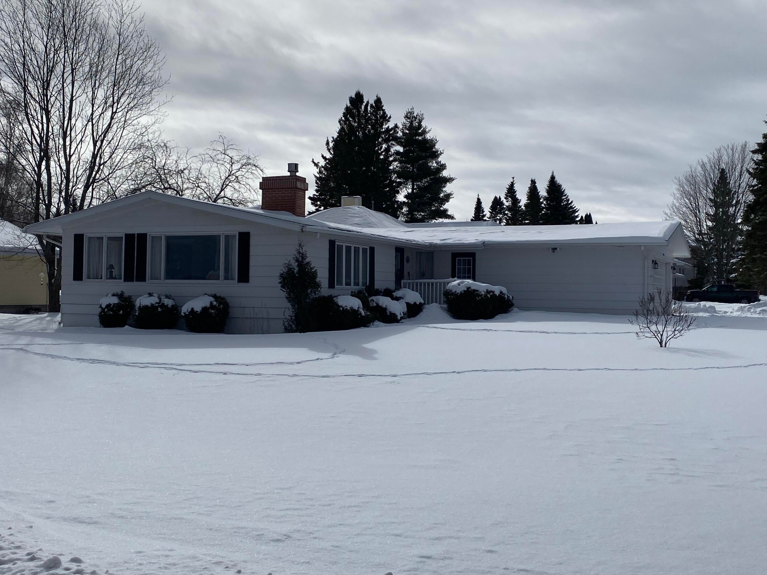 201 Mission Road Sault Ste. Marie, MI 49783 - Photo 30 of 33 Gallery Image 30