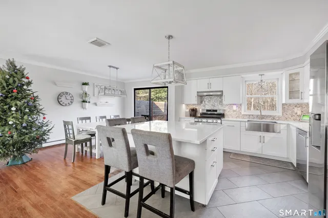 $639,900 | 32 Autumn Ridge Road, Milford, CT 06461