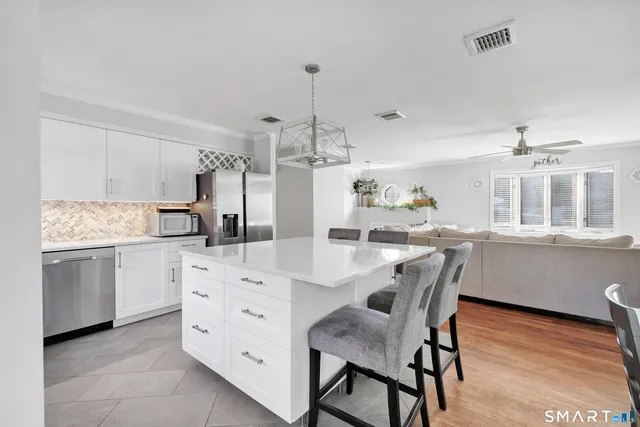 $639,900 | 32 Autumn Ridge Road, Milford, CT 06461