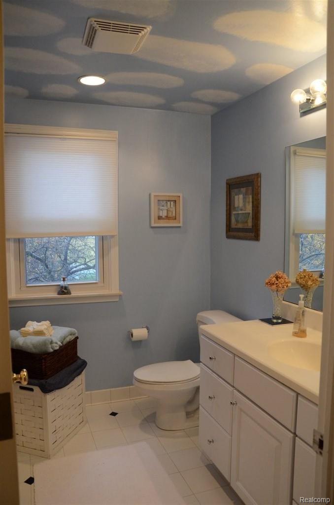 5888 Shaun Road West Bloomfield, MI 48322 - Photo 27 of 32 Upper Full Bath 2