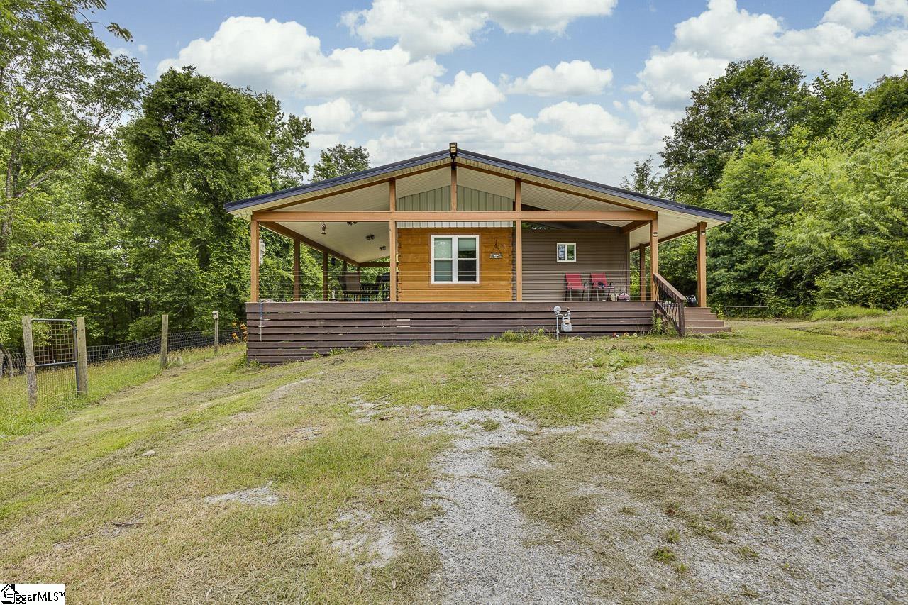 102 Connelly Road Marietta, SC 29661 - Photo 1 of 24