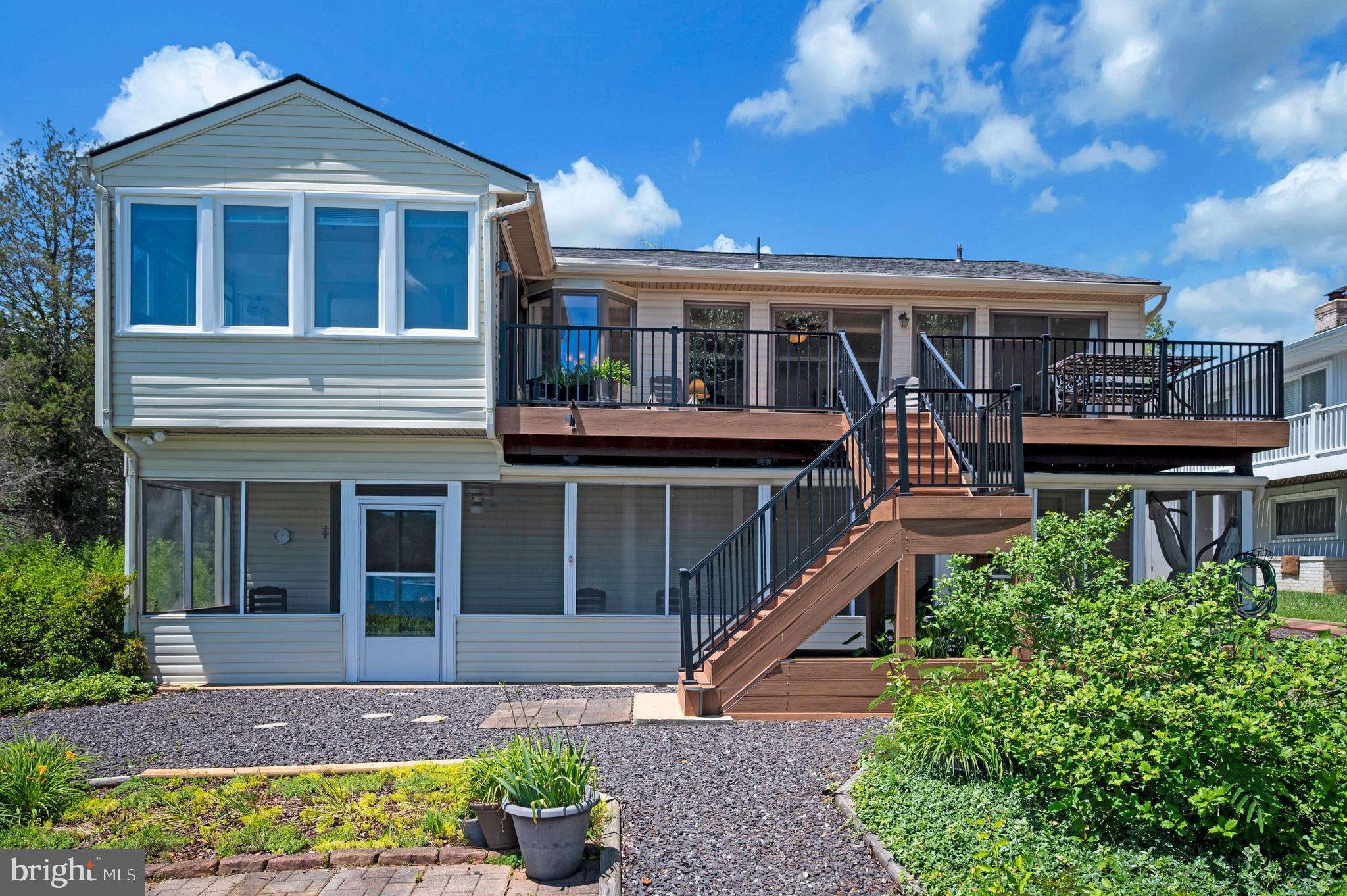 102 Flat Run Locust Grove, VA 22508 - Photo 45 of 60 Deck and screened porch for any weather!