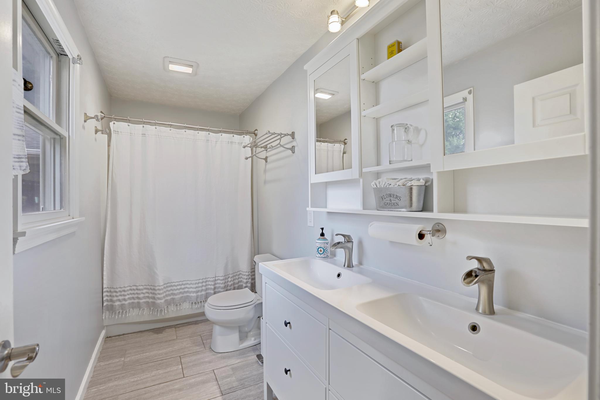 37671 Cooksville Road Purcellville, VA 20132 - Photo 24 of 52 Primary Bathroom