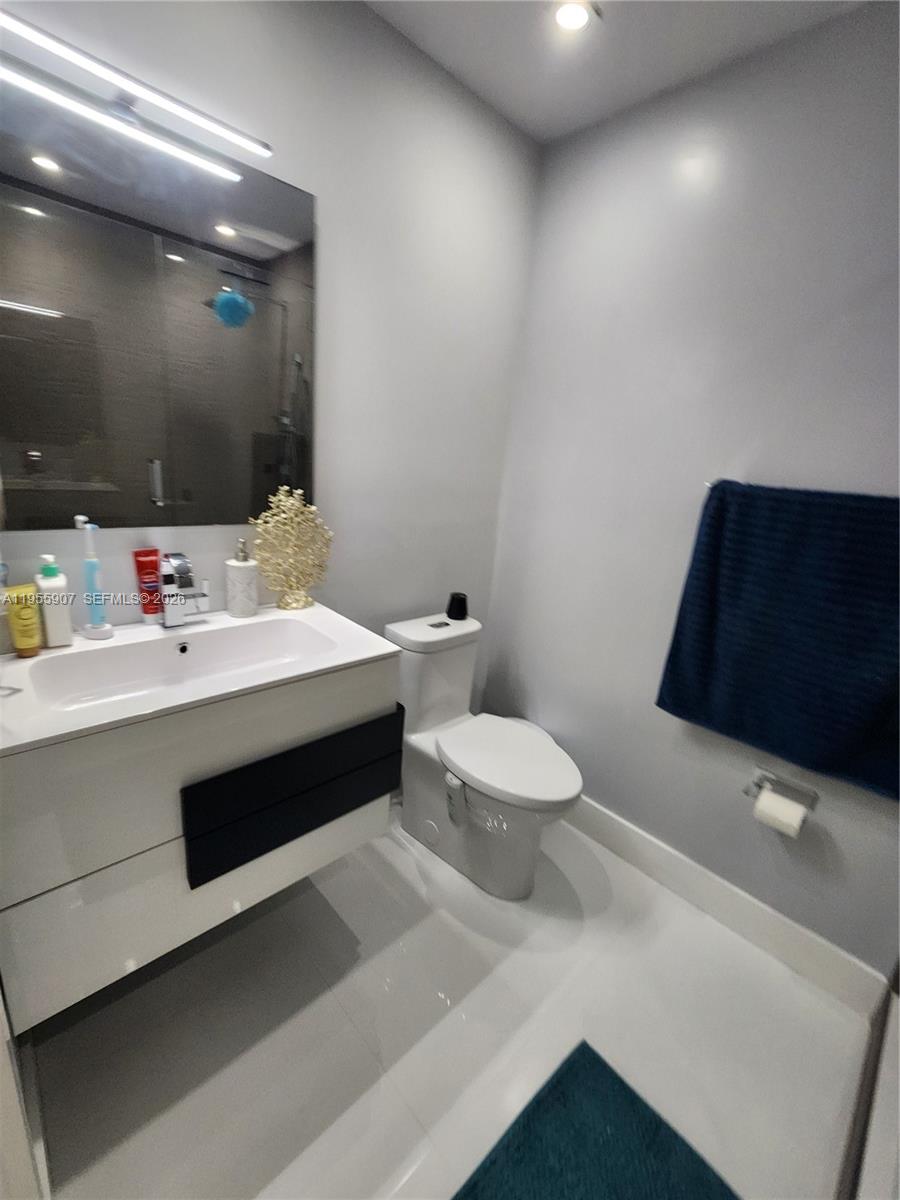 8391 Southwest 148th Avenue Miami, FL 33193 - Photo 12 of 20