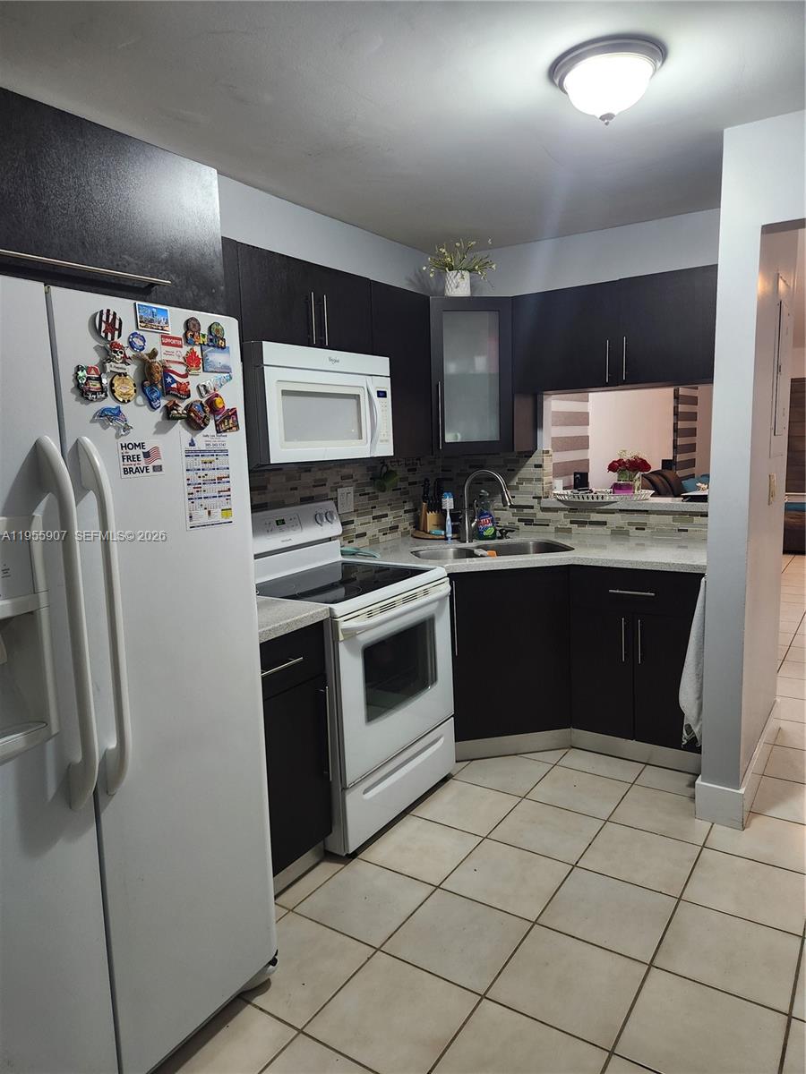 8391 Southwest 148th Avenue Miami, FL 33193 - Photo 4 of 20