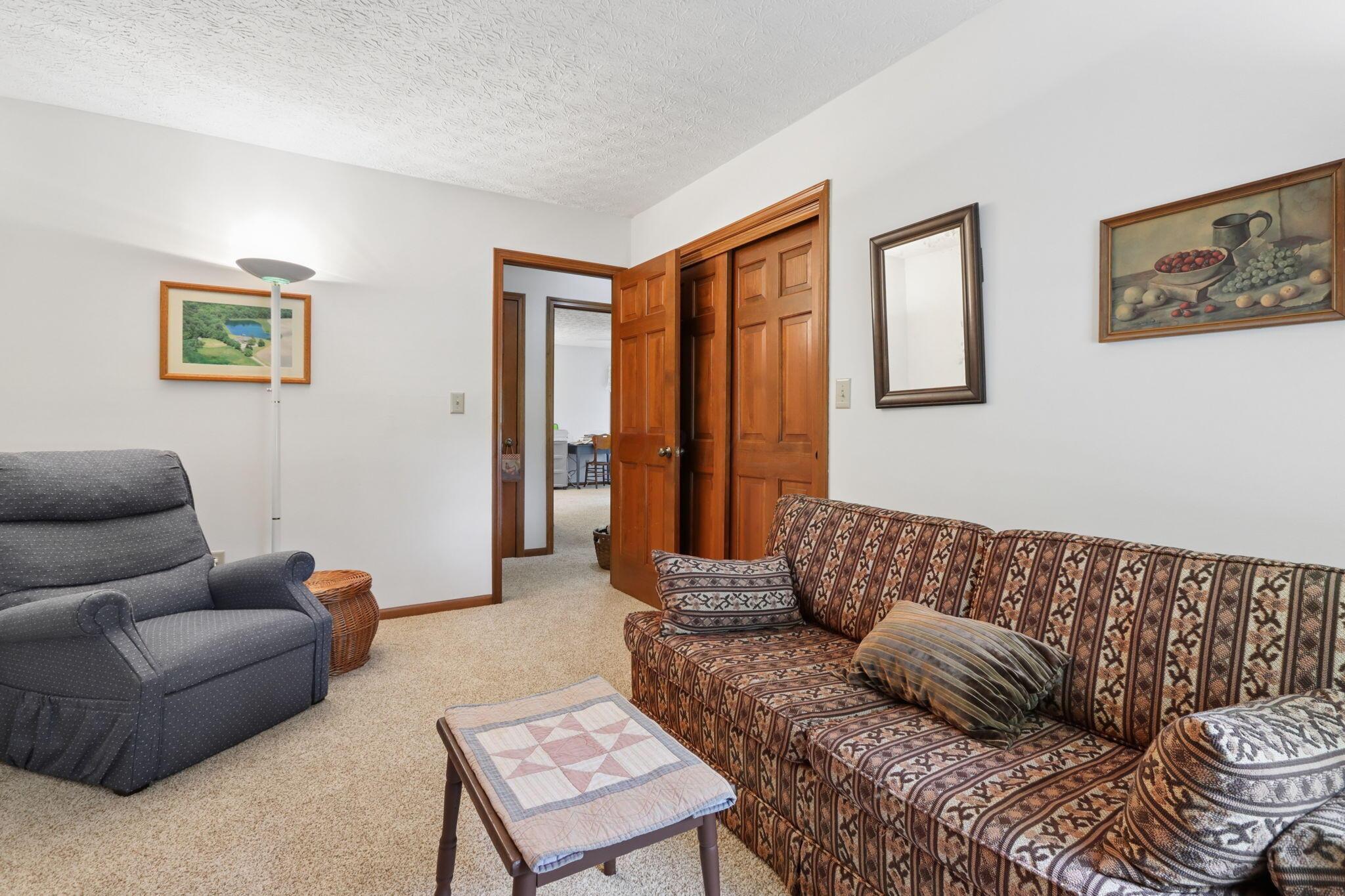 1525 Cole Road Columbus, OH 43228 - Photo 21 of 92