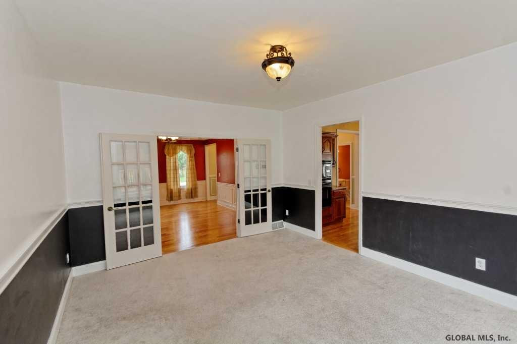 7 Charterpoint Road Colonie, NY 12189 - Photo 11 of 25 Photo 11