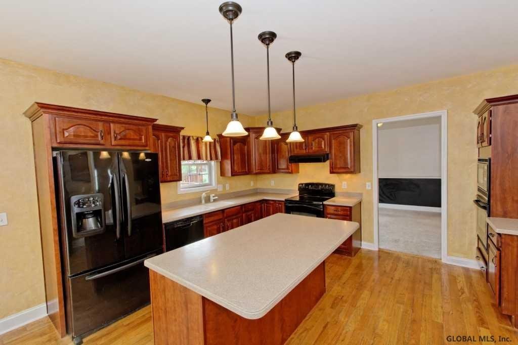 7 Charterpoint Road Colonie, NY 12189 - Photo 6 of 25 Photo 6