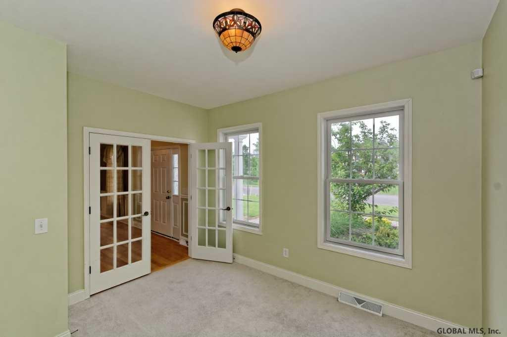 7 Charterpoint Road Colonie, NY 12189 - Photo 7 of 25 Photo 7