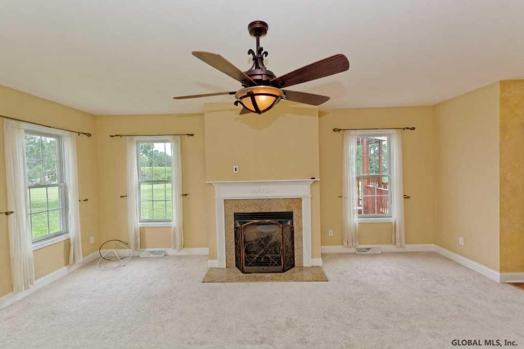 7 Charterpoint Road Colonie, NY 12189 - Photo 8 of 25 Photo 8