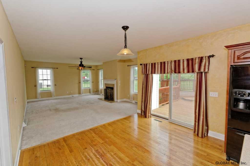 7 Charterpoint Road Colonie, NY 12189 - Photo 9 of 25 Photo 9